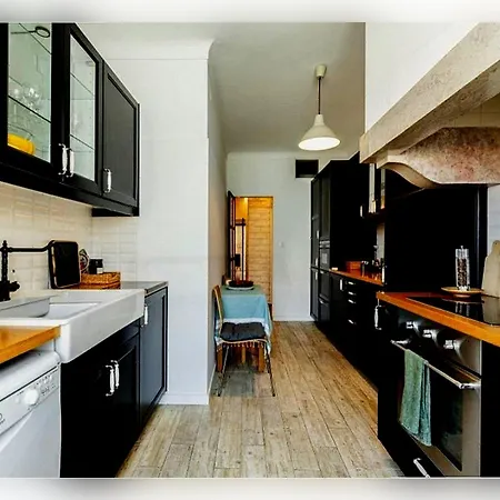 Ypis Apartments