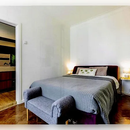 Ypis Apartments